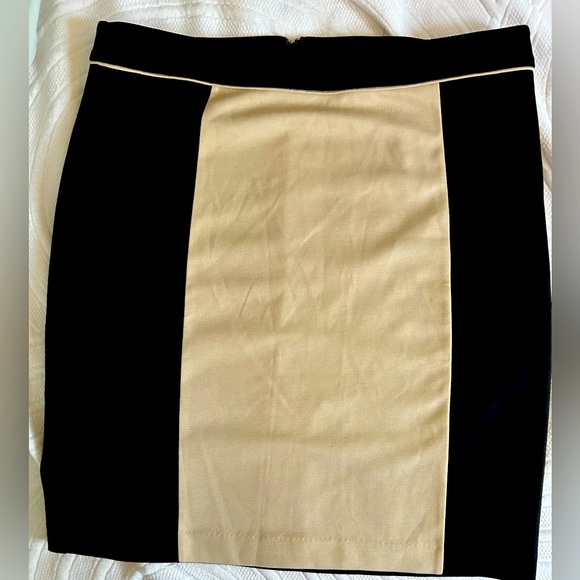 Gently Used  Dana Buchman Deco Fantasy Skirt in Black and Beige Size 12 - Picture 1 of 6